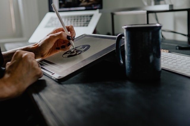 Role of Video & Graphic Design in Business Branding